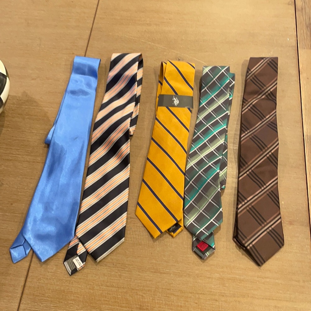 Set of 5 men’s ties